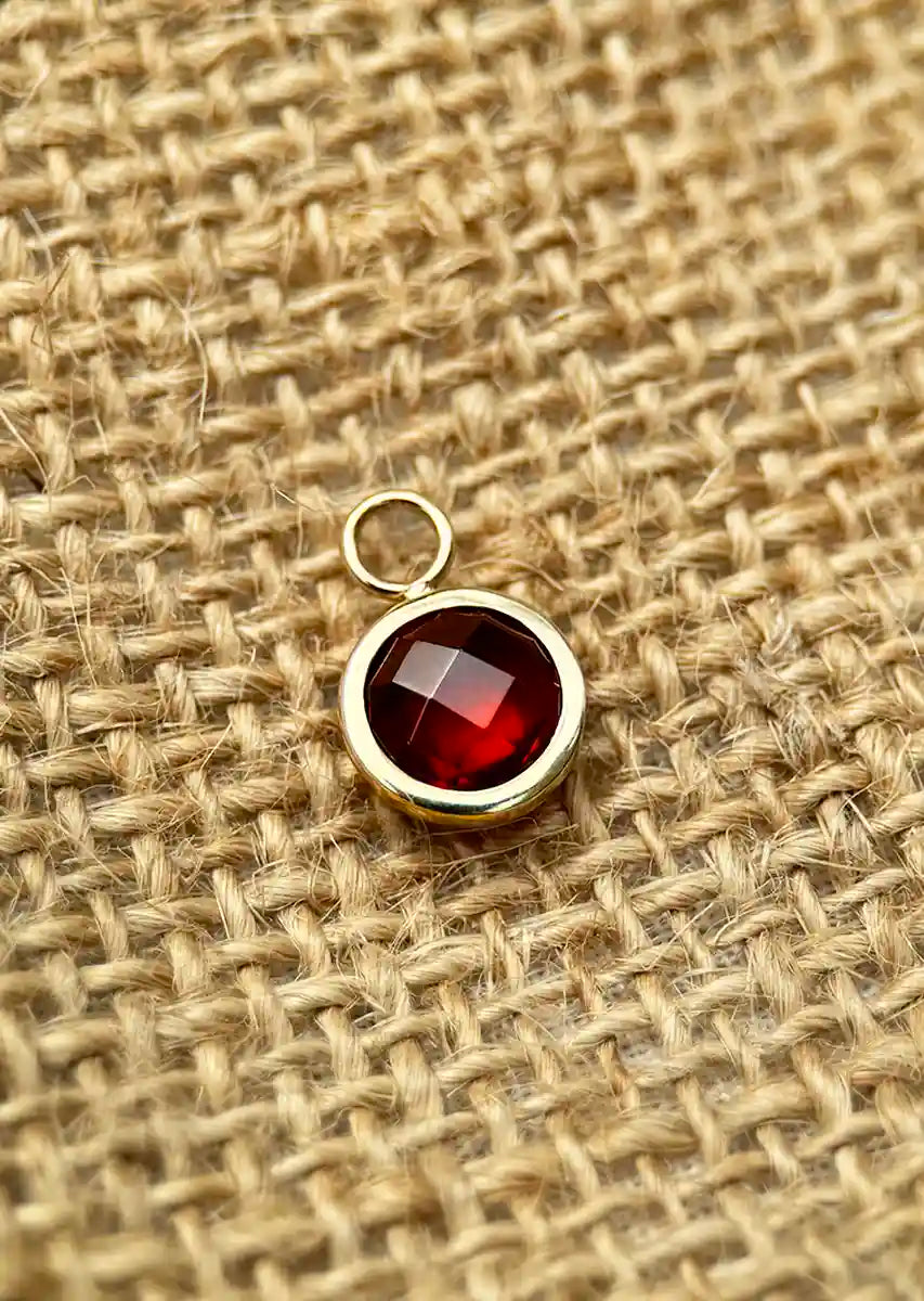 Roter Hessonit Charm